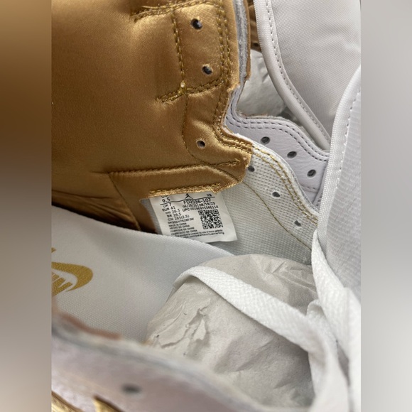 New! Nike Air Jordan 1 Retro High OG Women's "Metallic Gold" Shoe - Picture 10 of 14